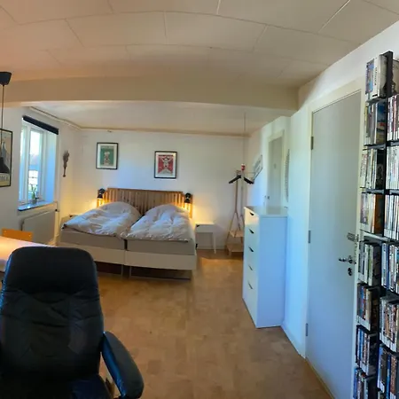 Fasanvej 3 Stort Vaerelse *